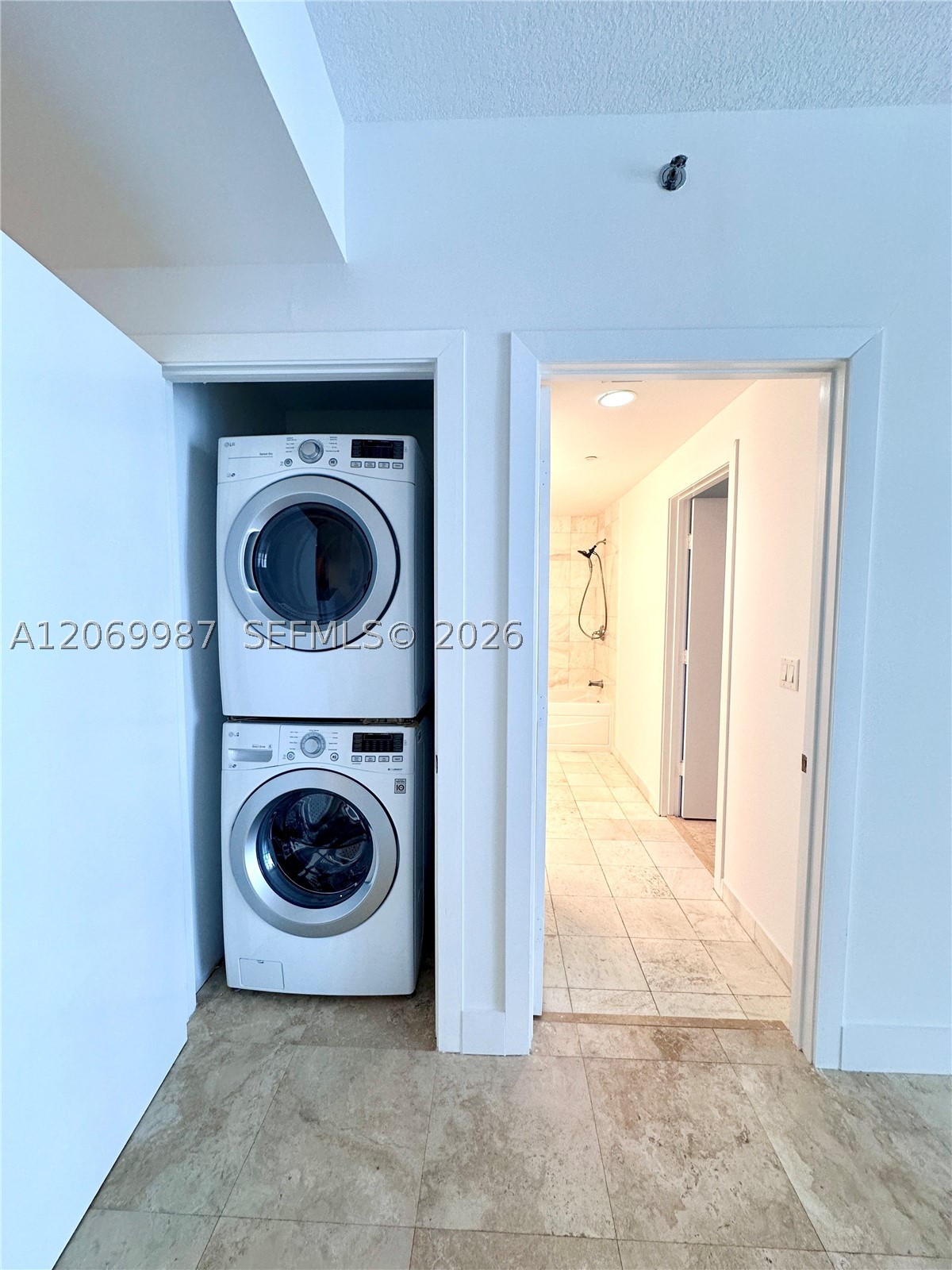 image 1060 Brickell - 10604