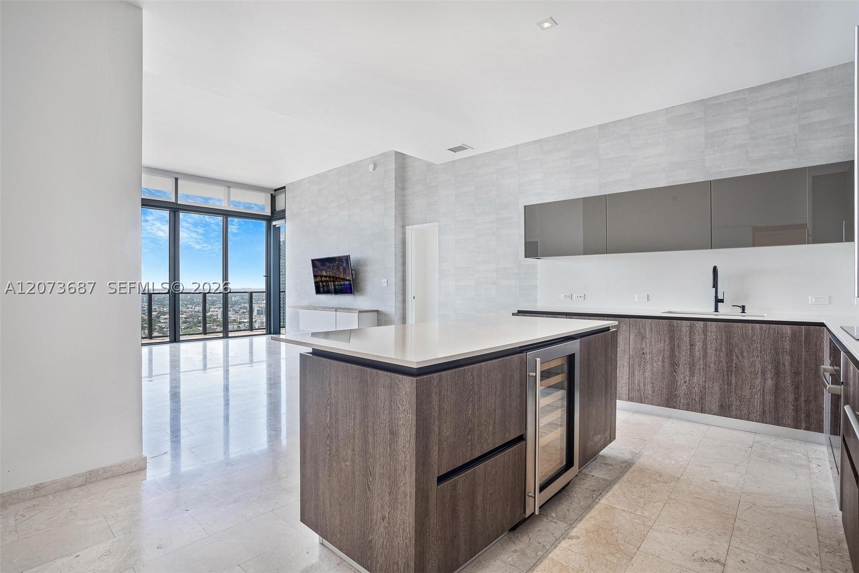 88 SW 7th St #4004 Miami, FL 33130