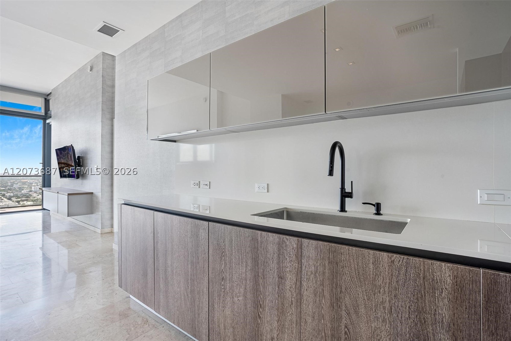 88 SW 7th St #4004 Miami, FL 33130