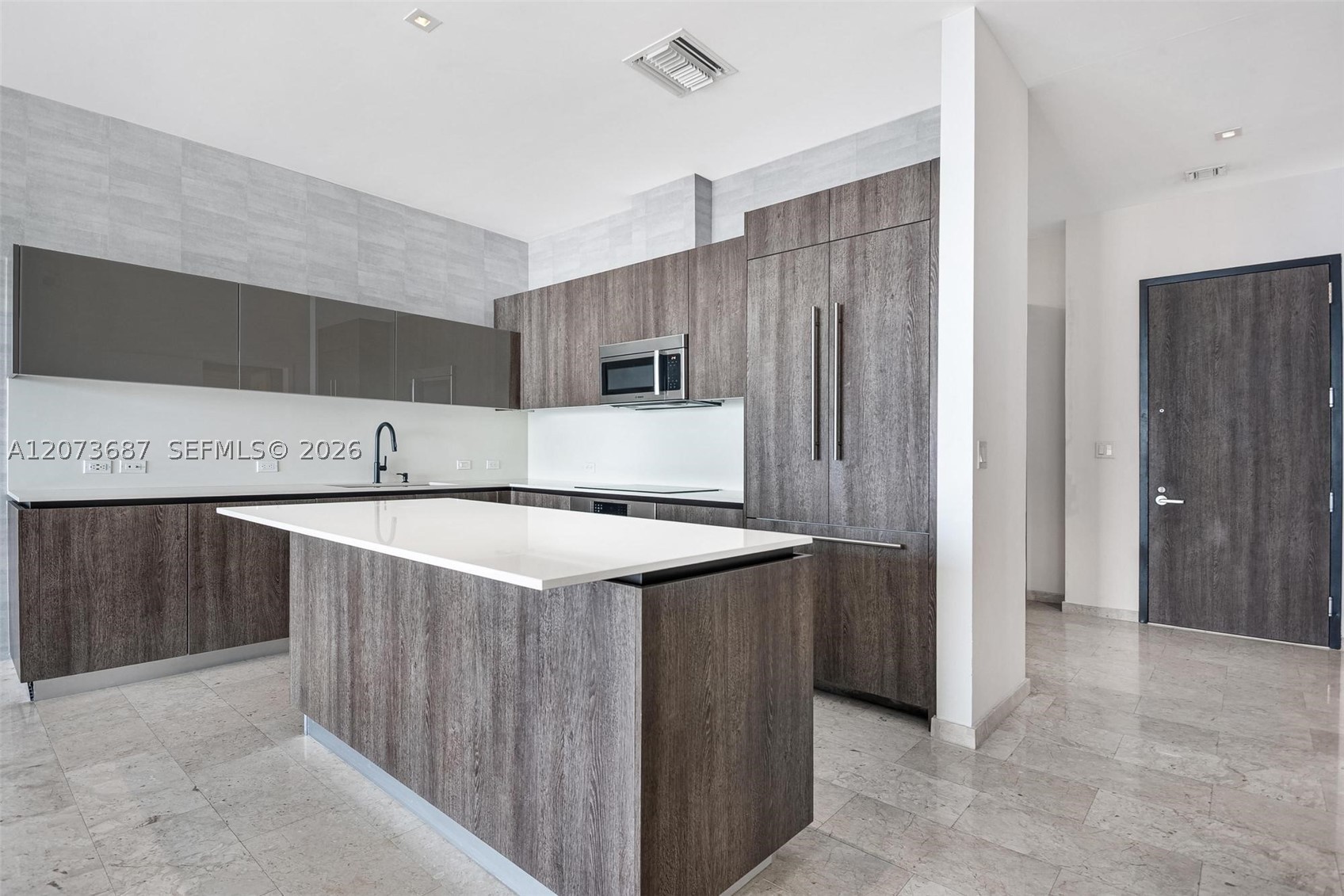 88 SW 7th St #4004 Miami, FL 33130