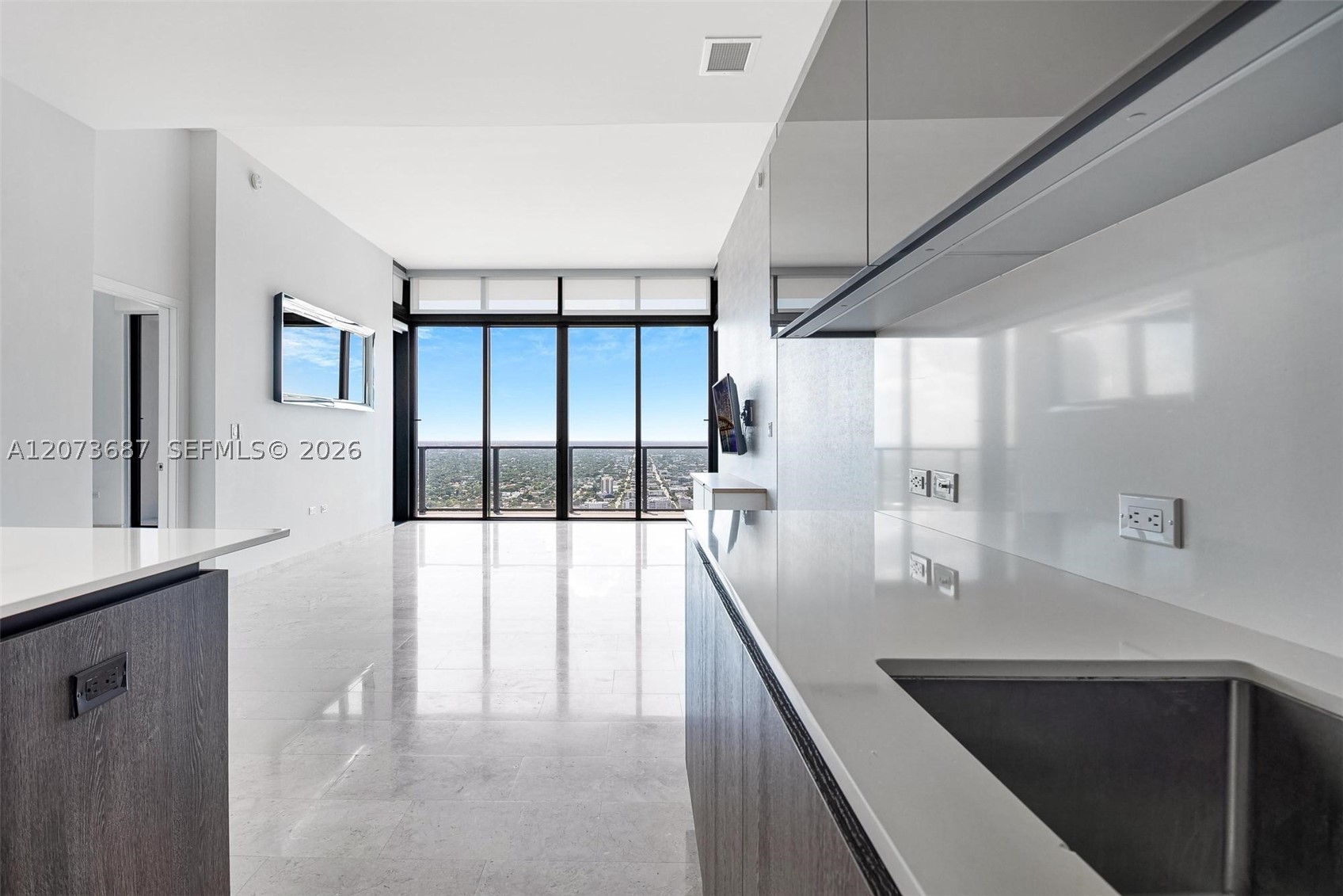 88 SW 7th St #4004 Miami, FL 33130