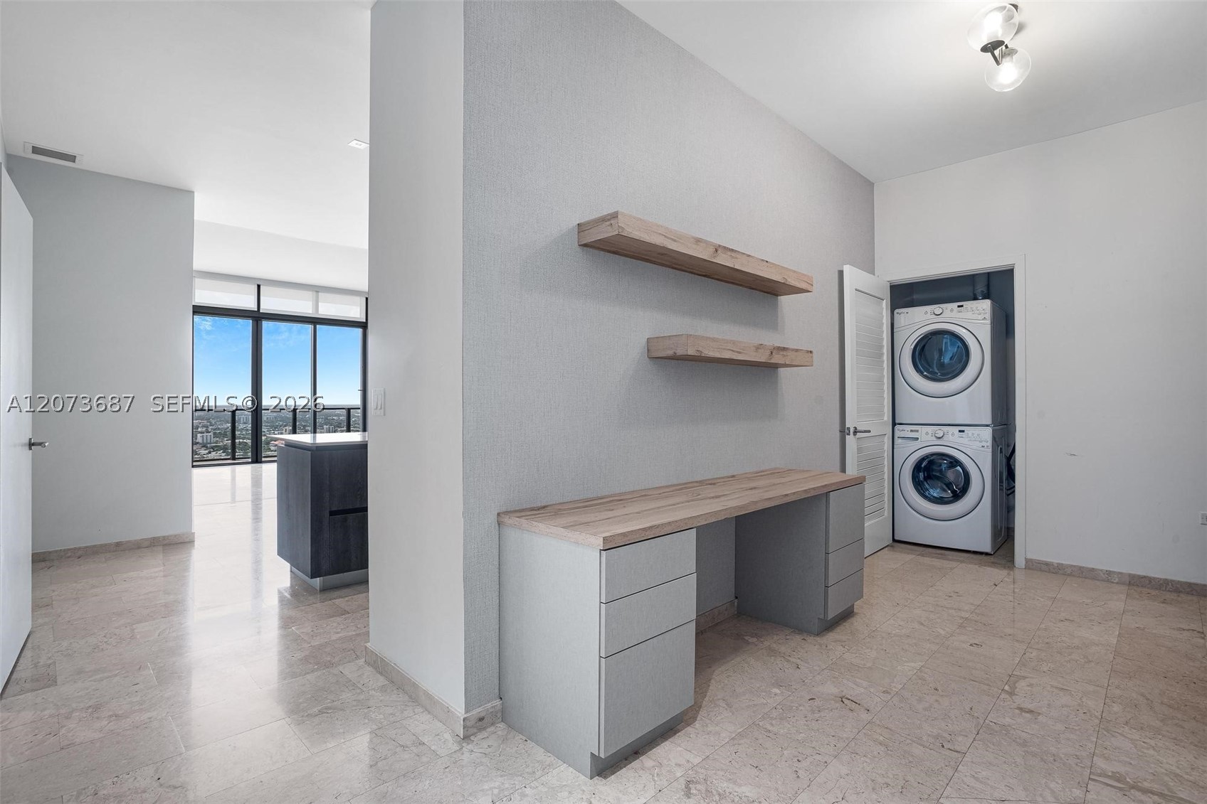 88 SW 7th St #4004 Miami, FL 33130