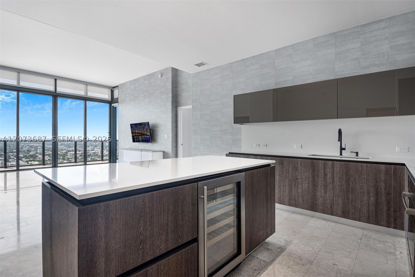 88 SW 7th St #4004 Miami, FL 33130