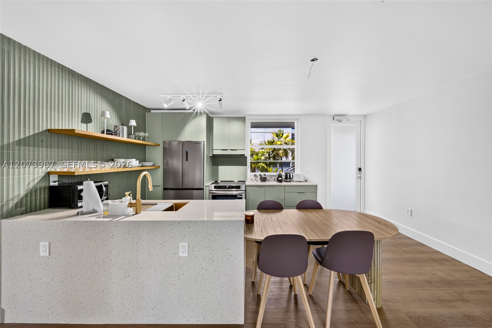 301 Ocean Dr #201 Miami Beach, FL 33139