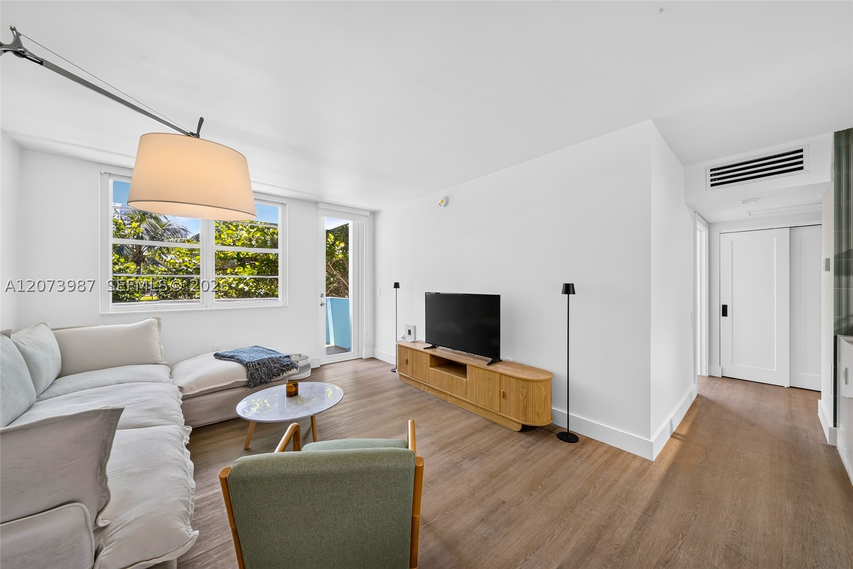 301 Ocean Dr #201 Miami Beach, FL 33139