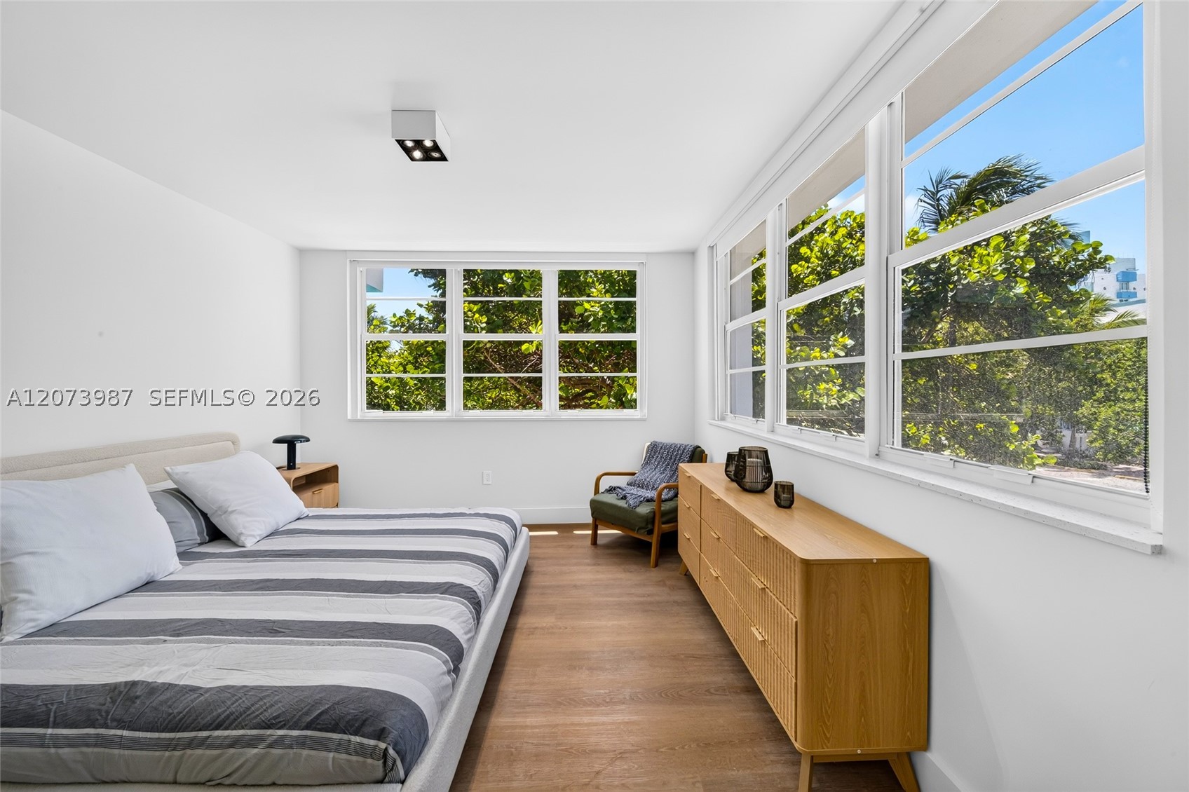 301 Ocean Dr #201 Miami Beach, FL 33139