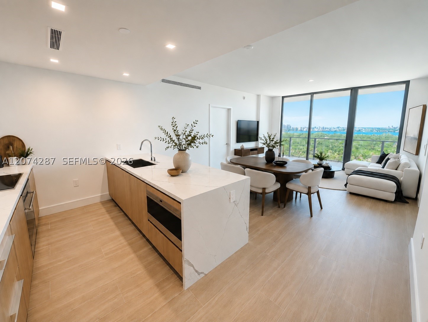 2411 Laguna Cir #1503