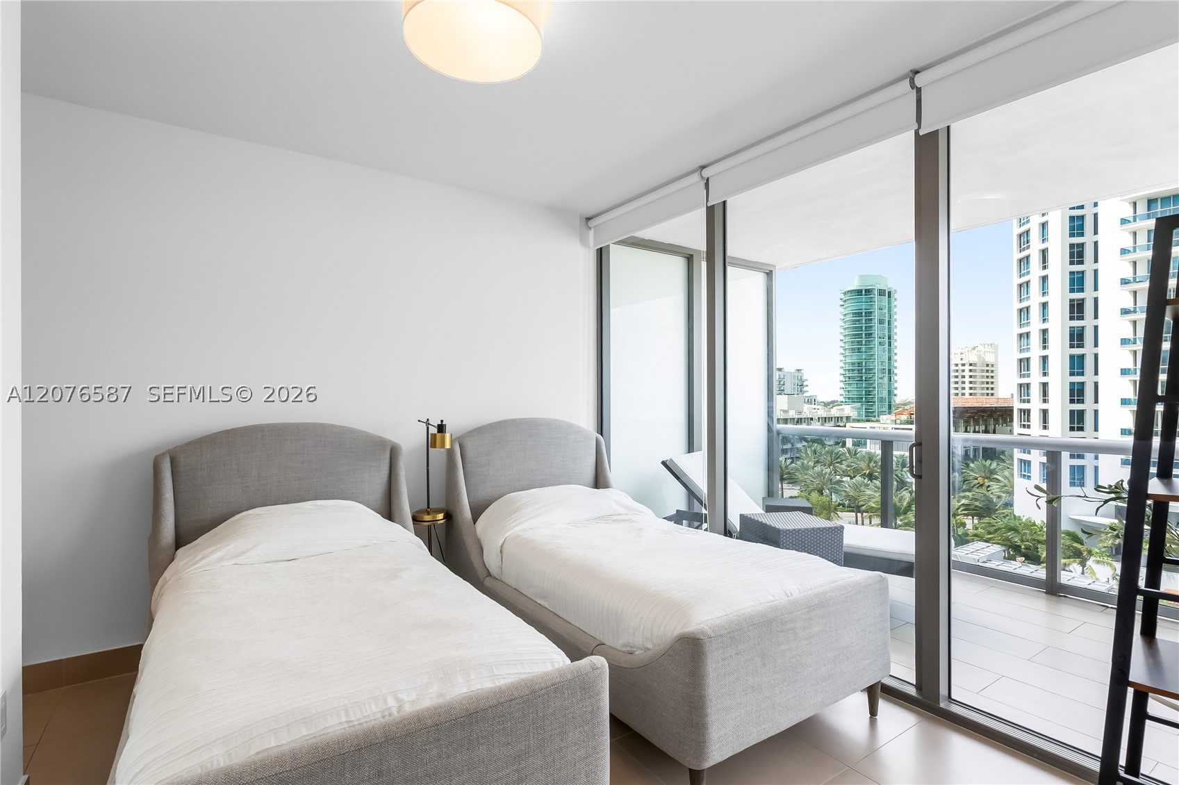 5875 Collins Ave #903 Miami Beach, FL 33140