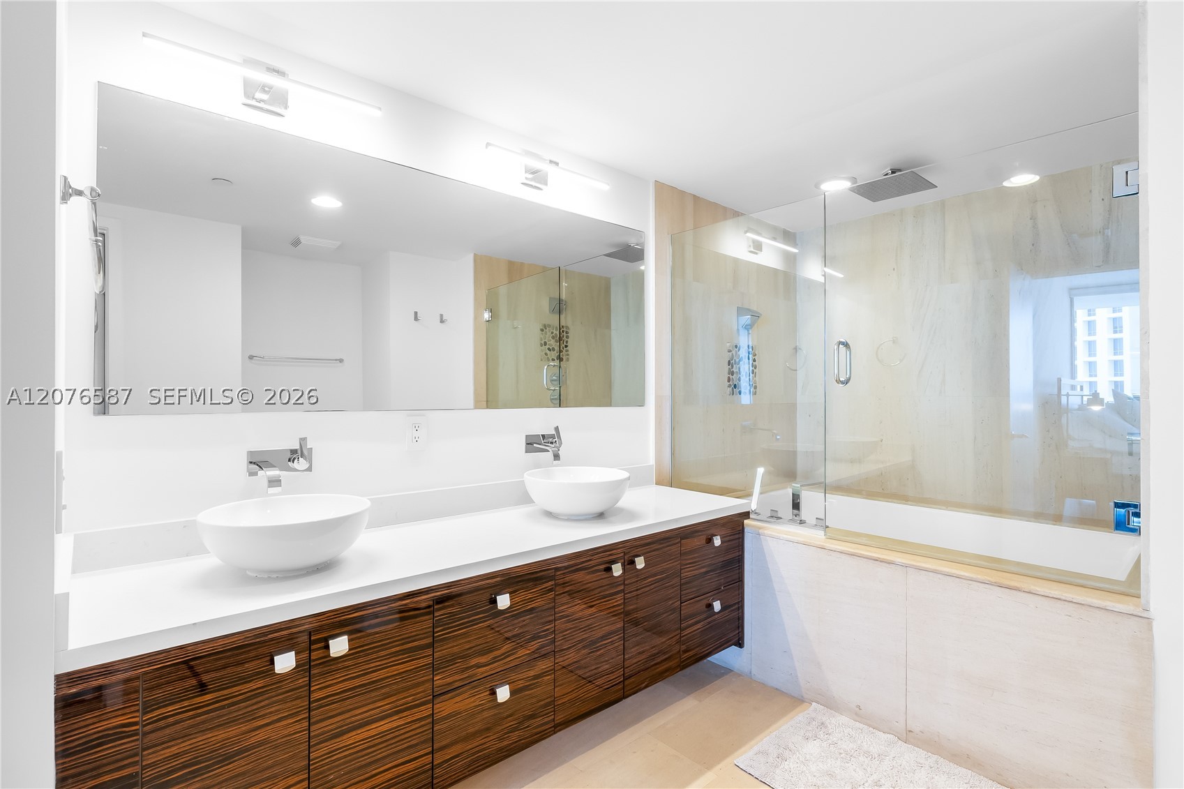 5875 Collins Ave #903 Miami Beach, FL 33140