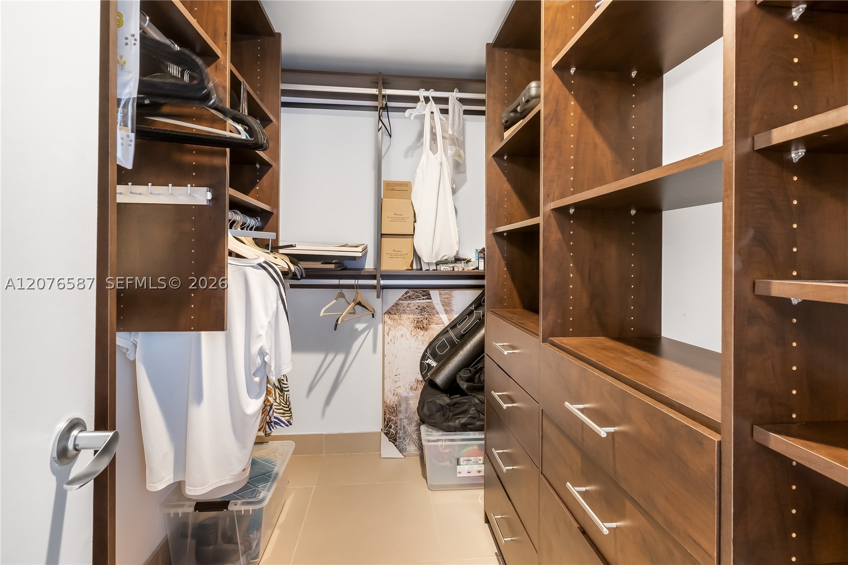 5875 Collins Ave #903 Miami Beach, FL 33140