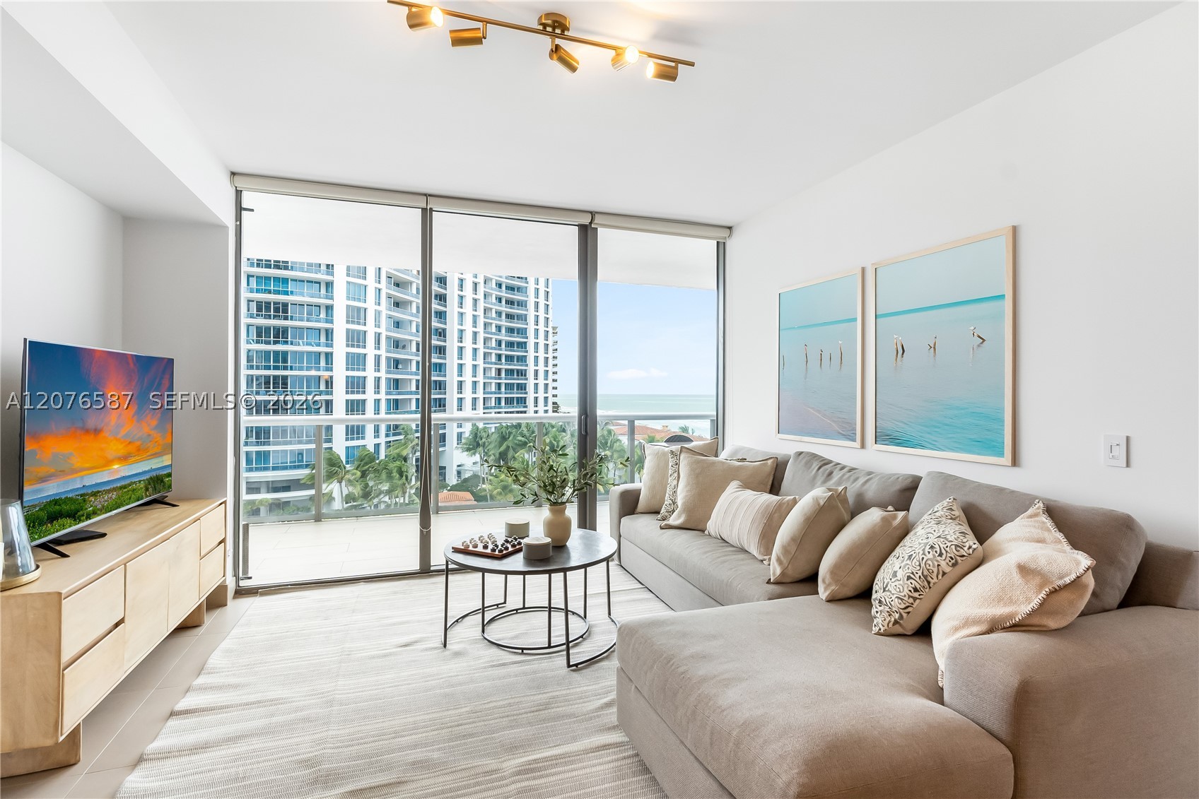 5875 Collins Ave #903 Miami Beach, FL 33140