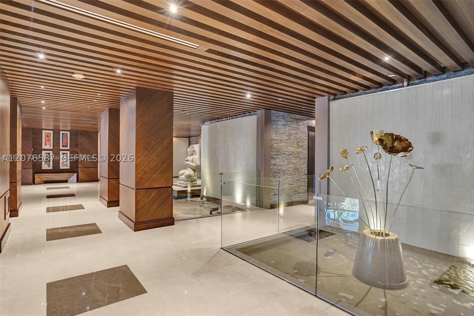 5875 Collins Ave #903 Miami Beach, FL 33140