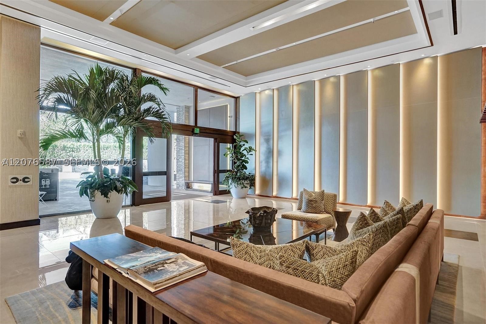 5875 Collins Ave #903 Miami Beach, FL 33140