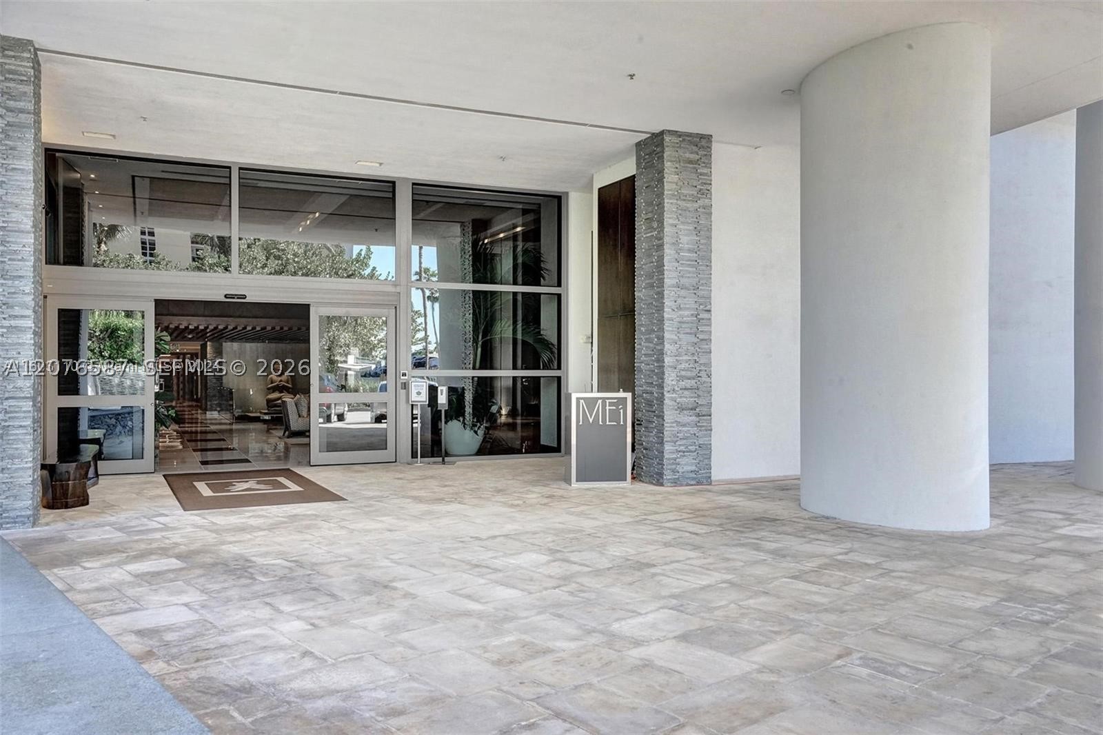 5875 Collins Ave #903 Miami Beach, FL 33140