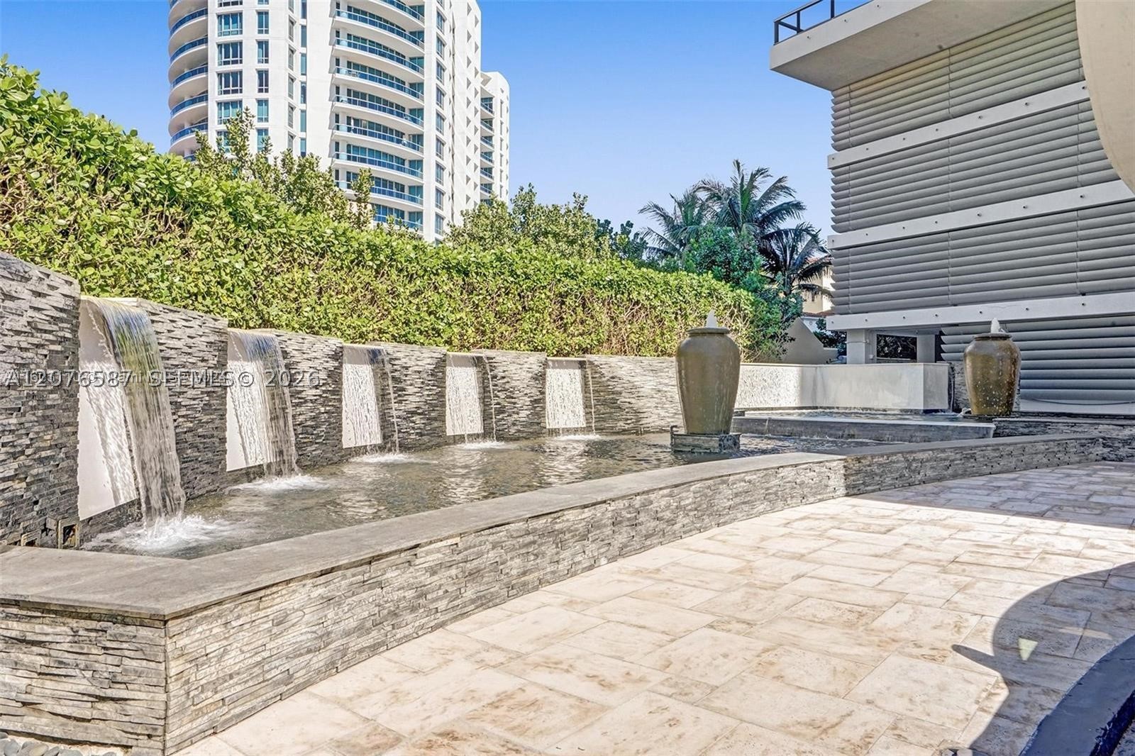 5875 Collins Ave #903 Miami Beach, FL 33140