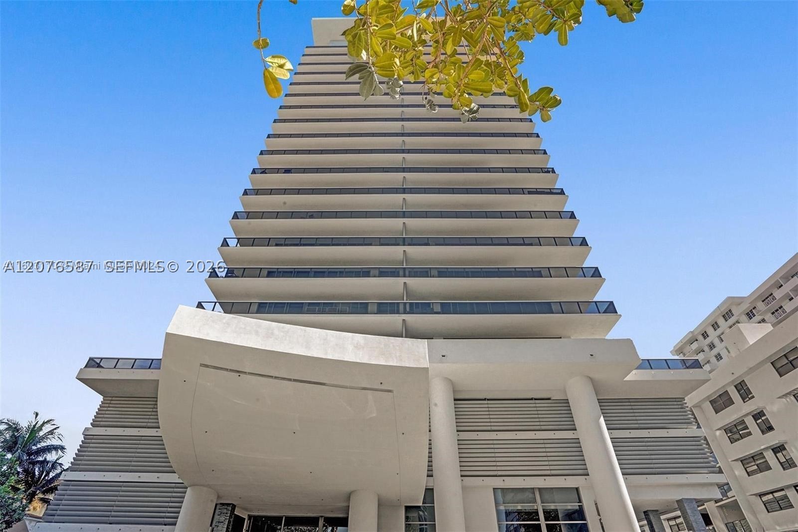5875 Collins Ave #903 Miami Beach, FL 33140