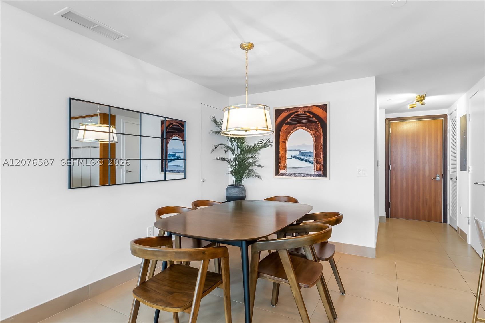 5875 Collins Ave #903 Miami Beach, FL 33140