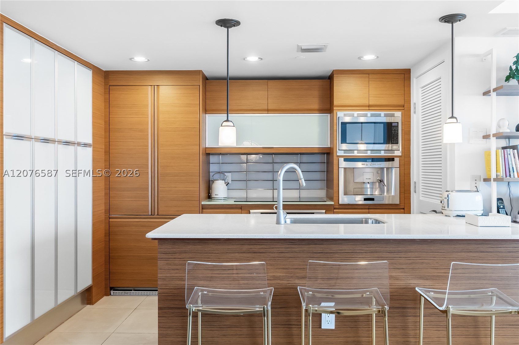5875 Collins Ave #903 Miami Beach, FL 33140