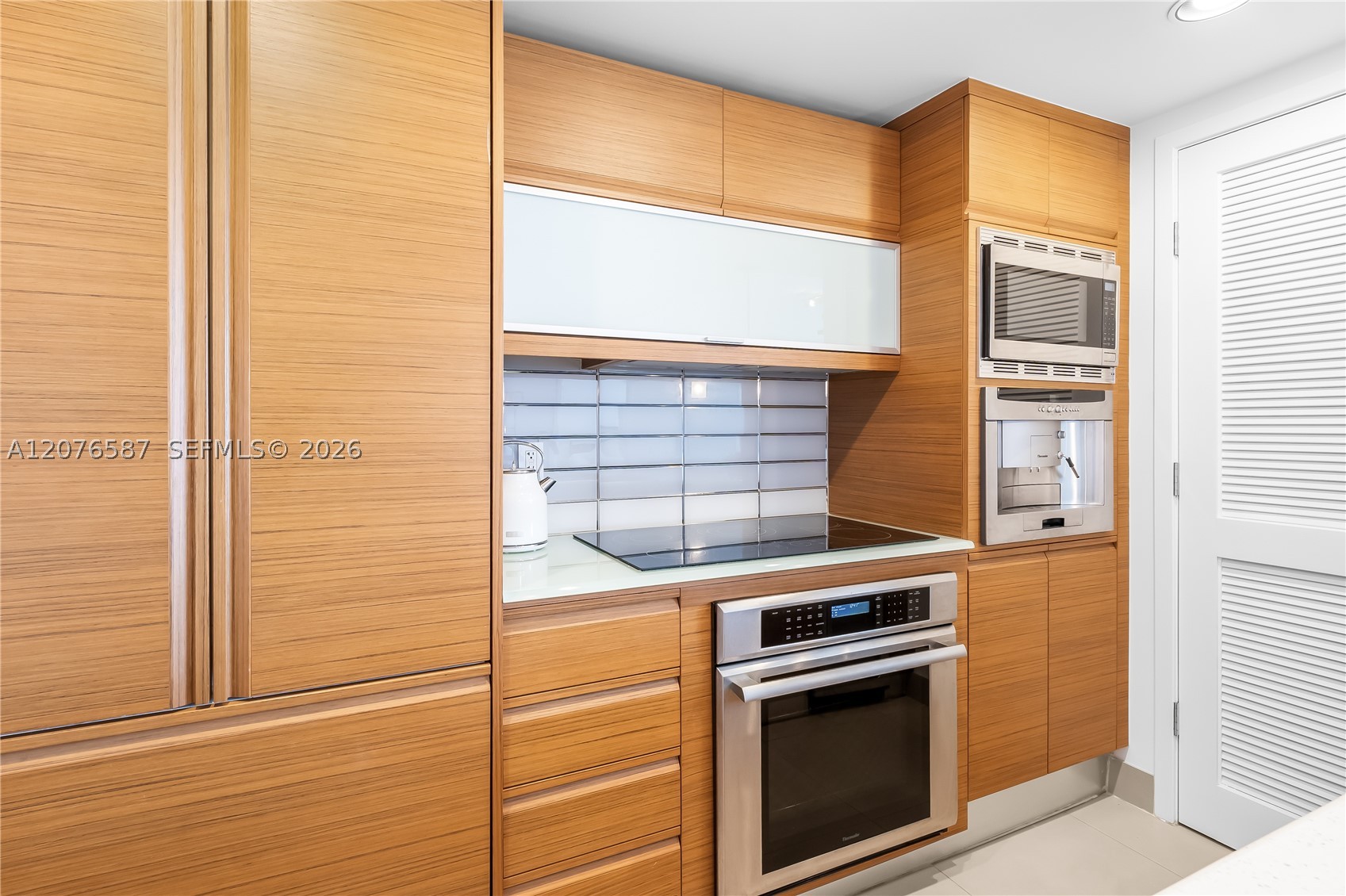 5875 Collins Ave #903 Miami Beach, FL 33140