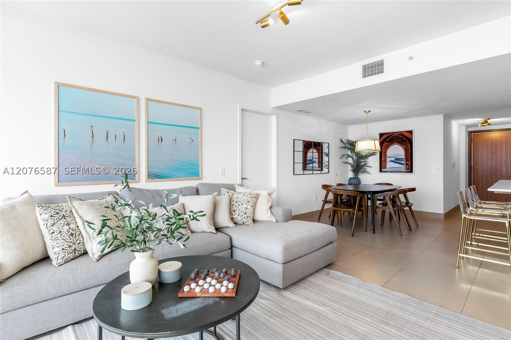 5875 Collins Ave #903 Miami Beach, FL 33140