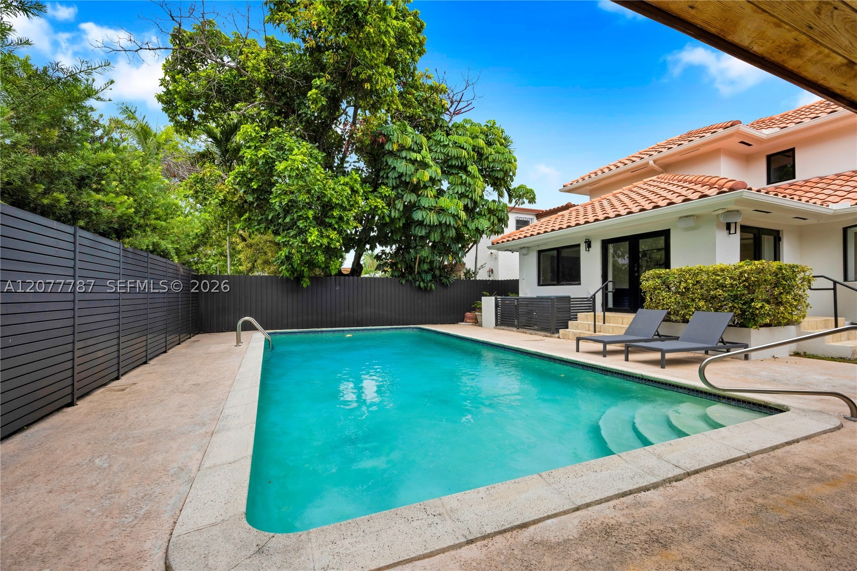 428 SW 19th Rd Miami, FL 33129