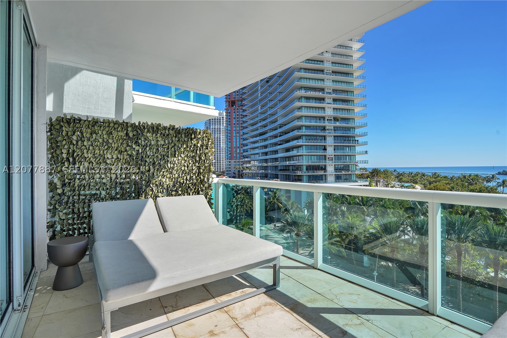 1000 S Pointe Dr #604 Miami Beach, FL 33139