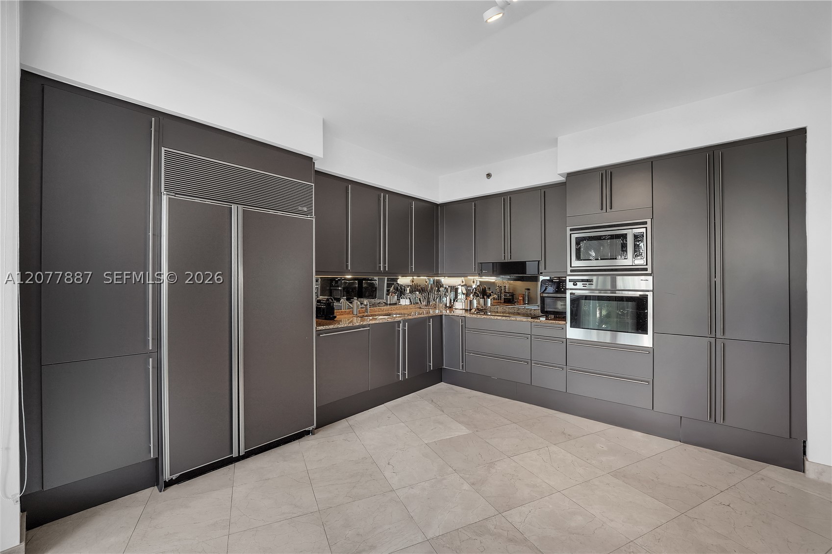 1000 S Pointe Dr #604 Miami Beach, FL 33139