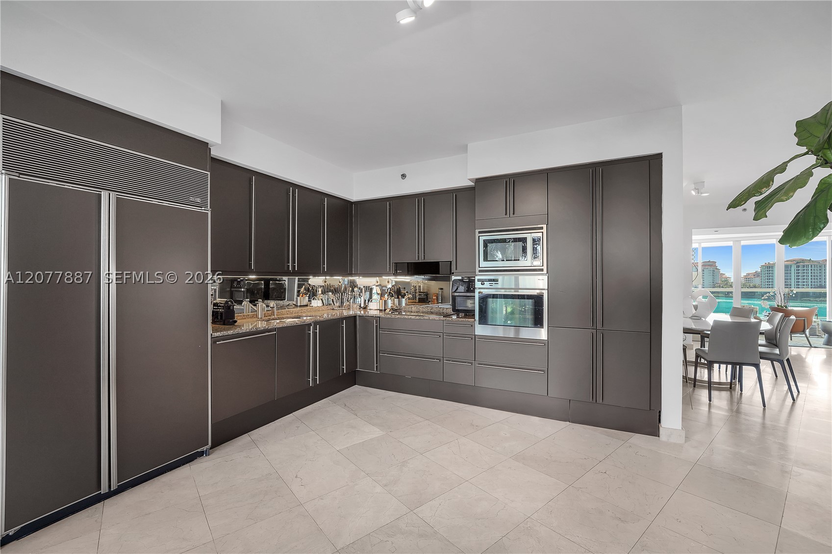 1000 S Pointe Dr #604 Miami Beach, FL 33139