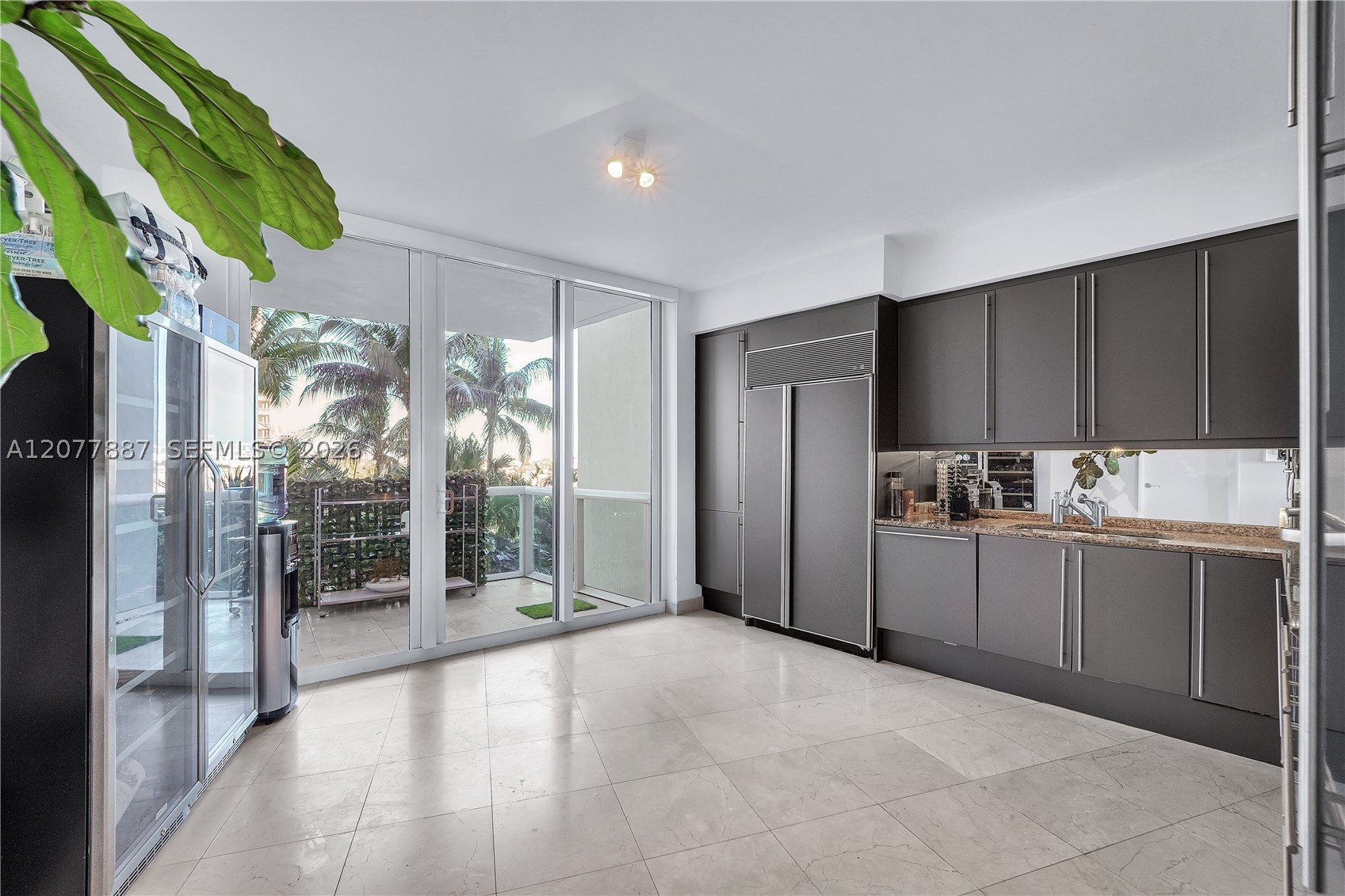 1000 S Pointe Dr #604 Miami Beach, FL 33139
