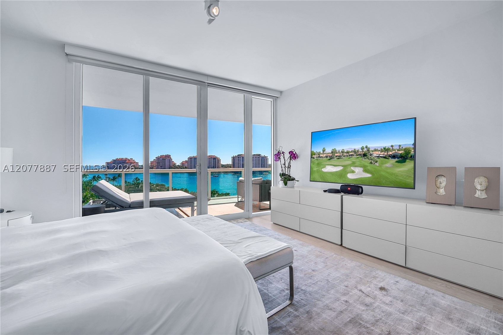 1000 S Pointe Dr #604 Miami Beach, FL 33139