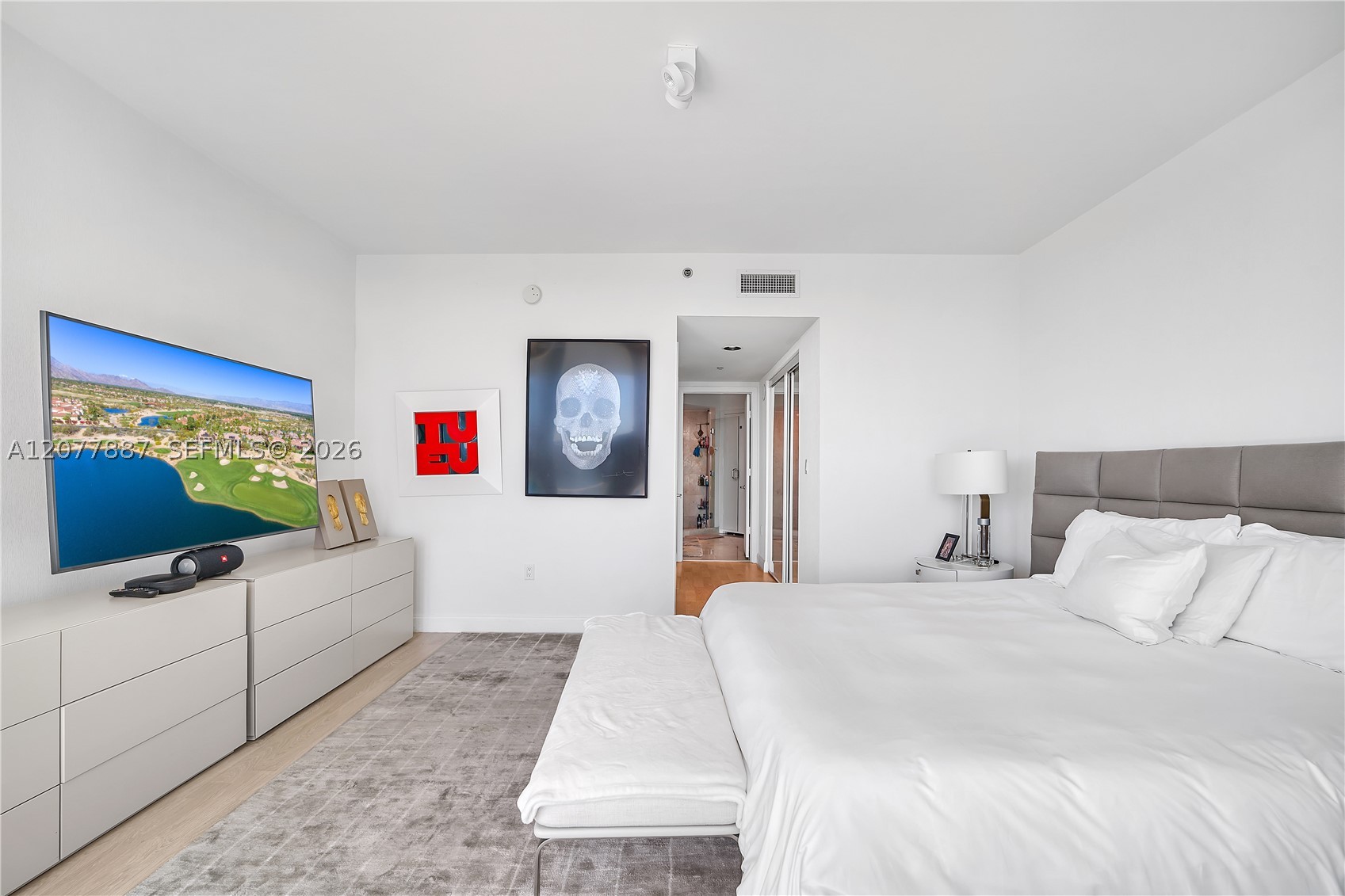 1000 S Pointe Dr #604 Miami Beach, FL 33139