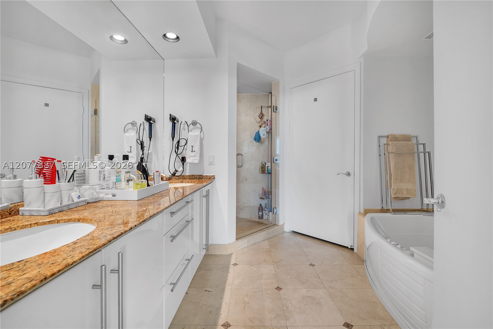 1000 S Pointe Dr #604 Miami Beach, FL 33139