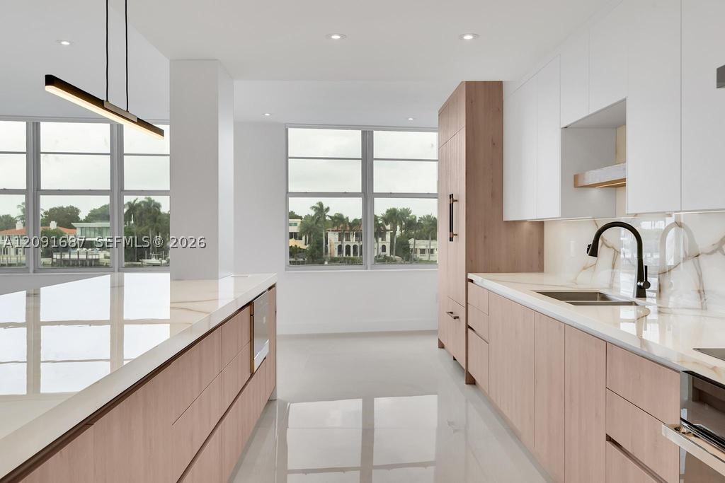 Undisclosed Address Miami Beach, FL 33140