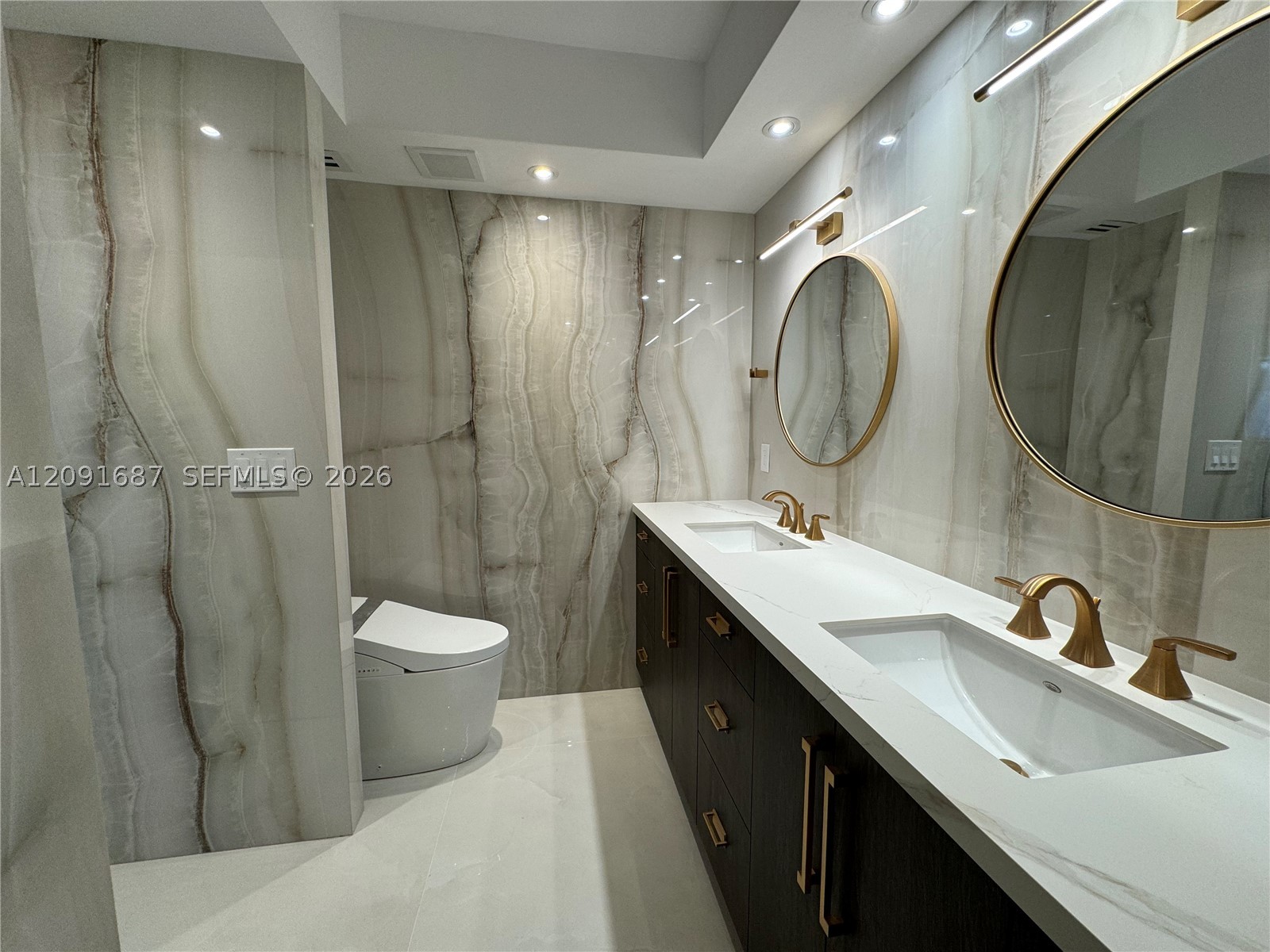 Undisclosed Address Miami Beach, FL 33140