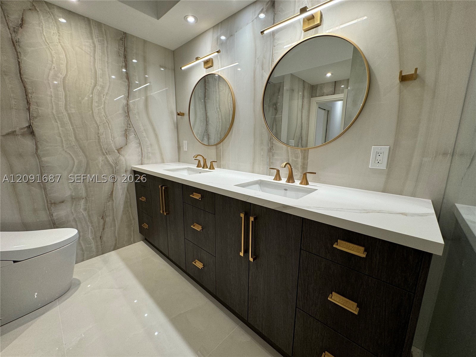 Undisclosed Address Miami Beach, FL 33140