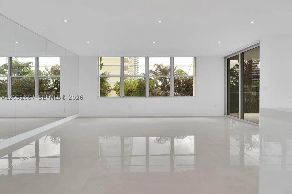 Undisclosed Address Miami Beach, FL 33140