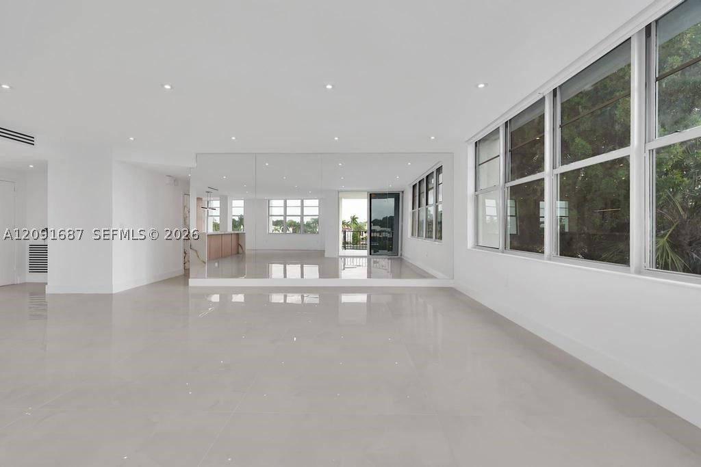 Undisclosed Address Miami Beach, FL 33140