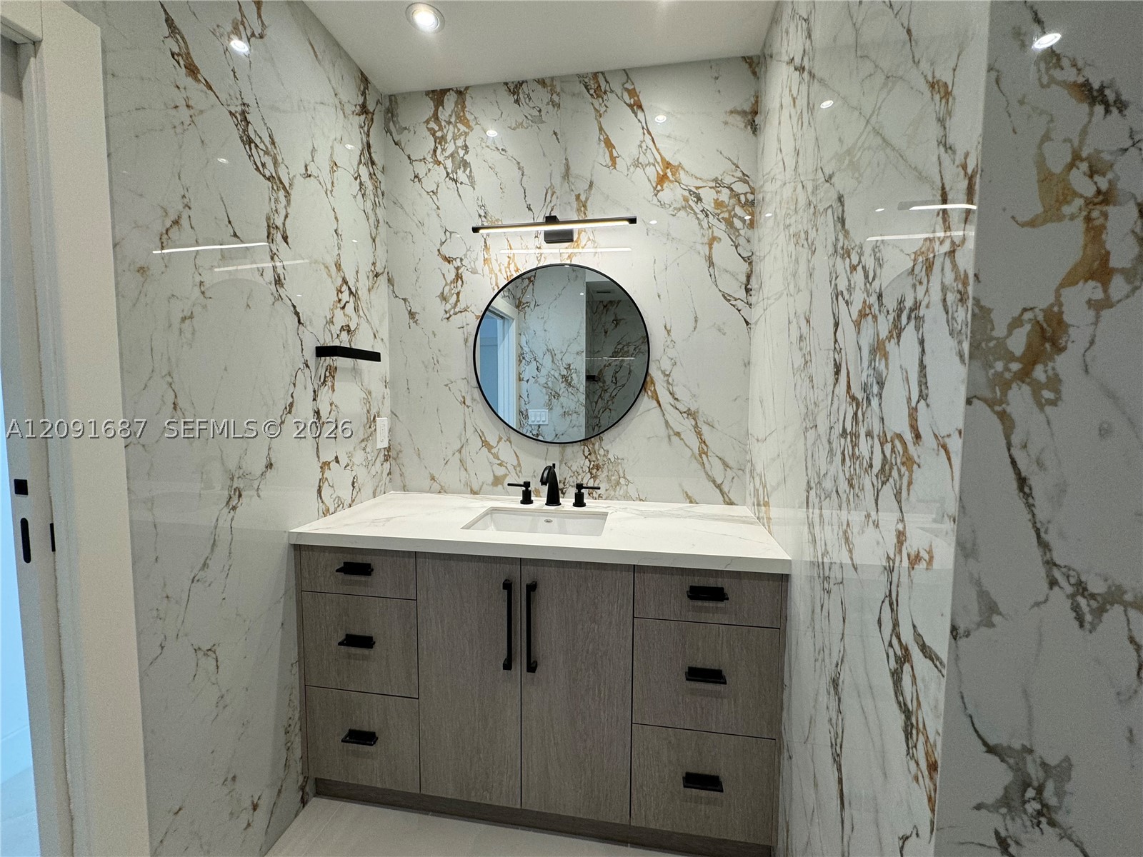 Undisclosed Address Miami Beach, FL 33140