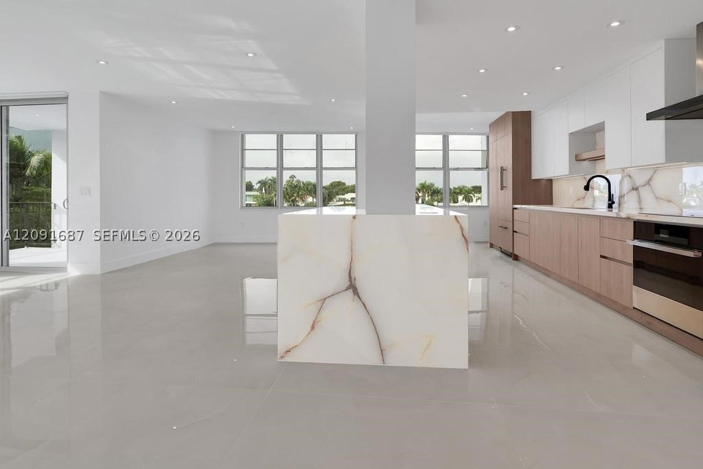 Undisclosed Address Miami Beach, FL 33140
