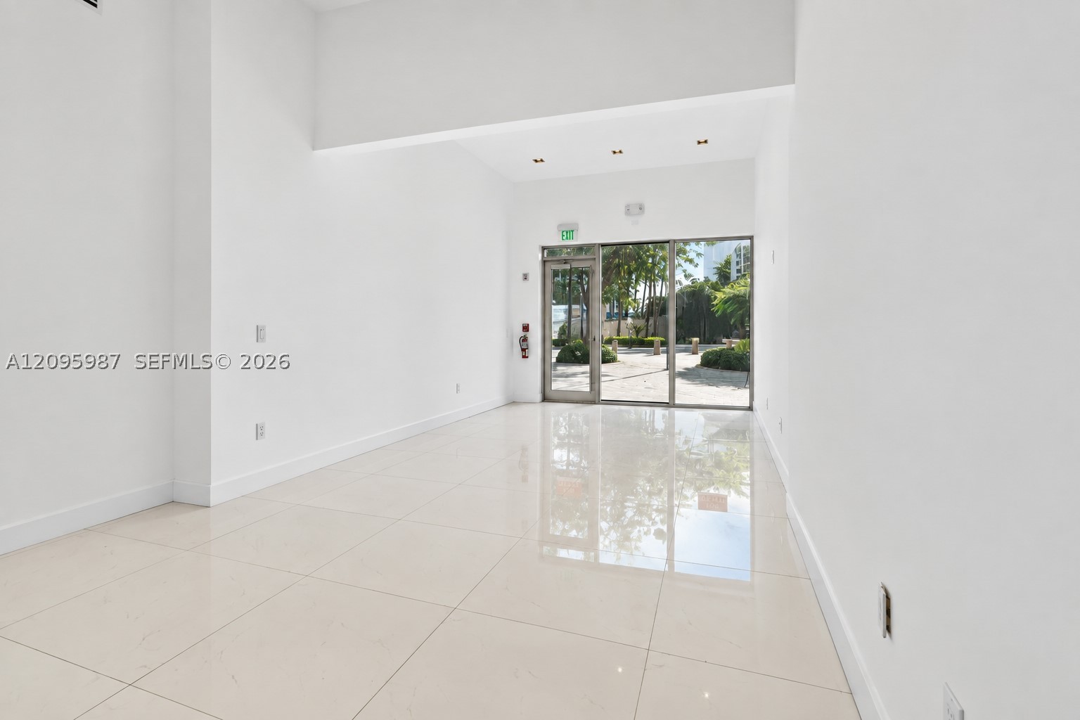 19370 Collins Ave #CU-3
