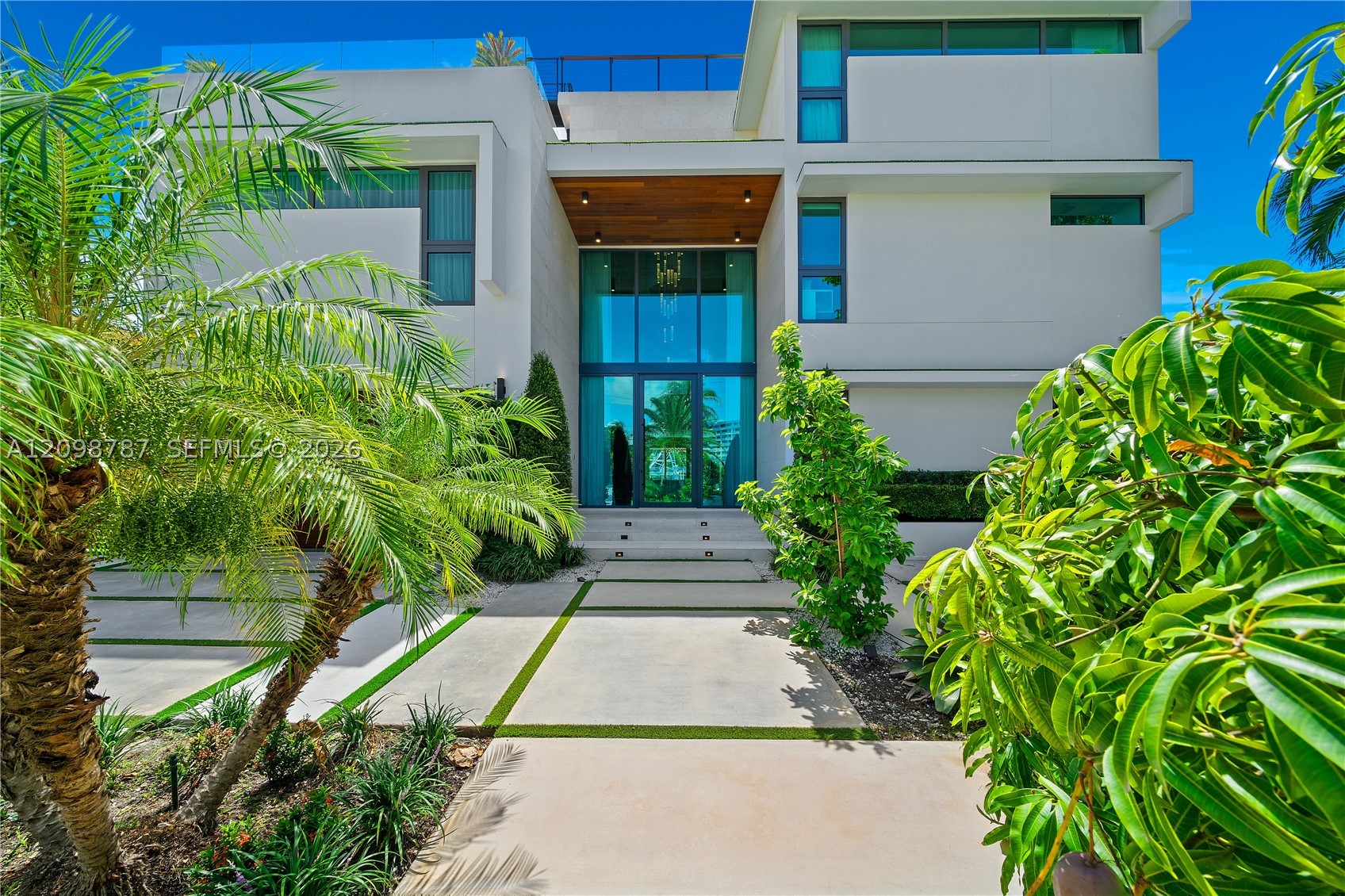 13145 Coronado Dr North Miami, FL 33181
