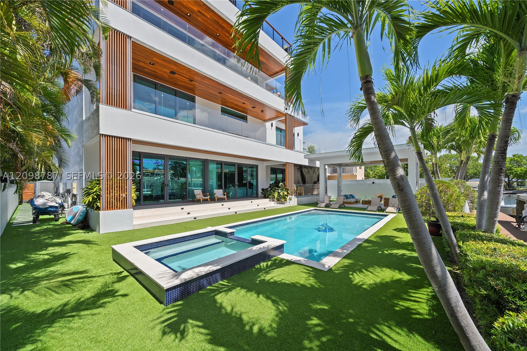 13145 Coronado Dr North Miami, FL 33181