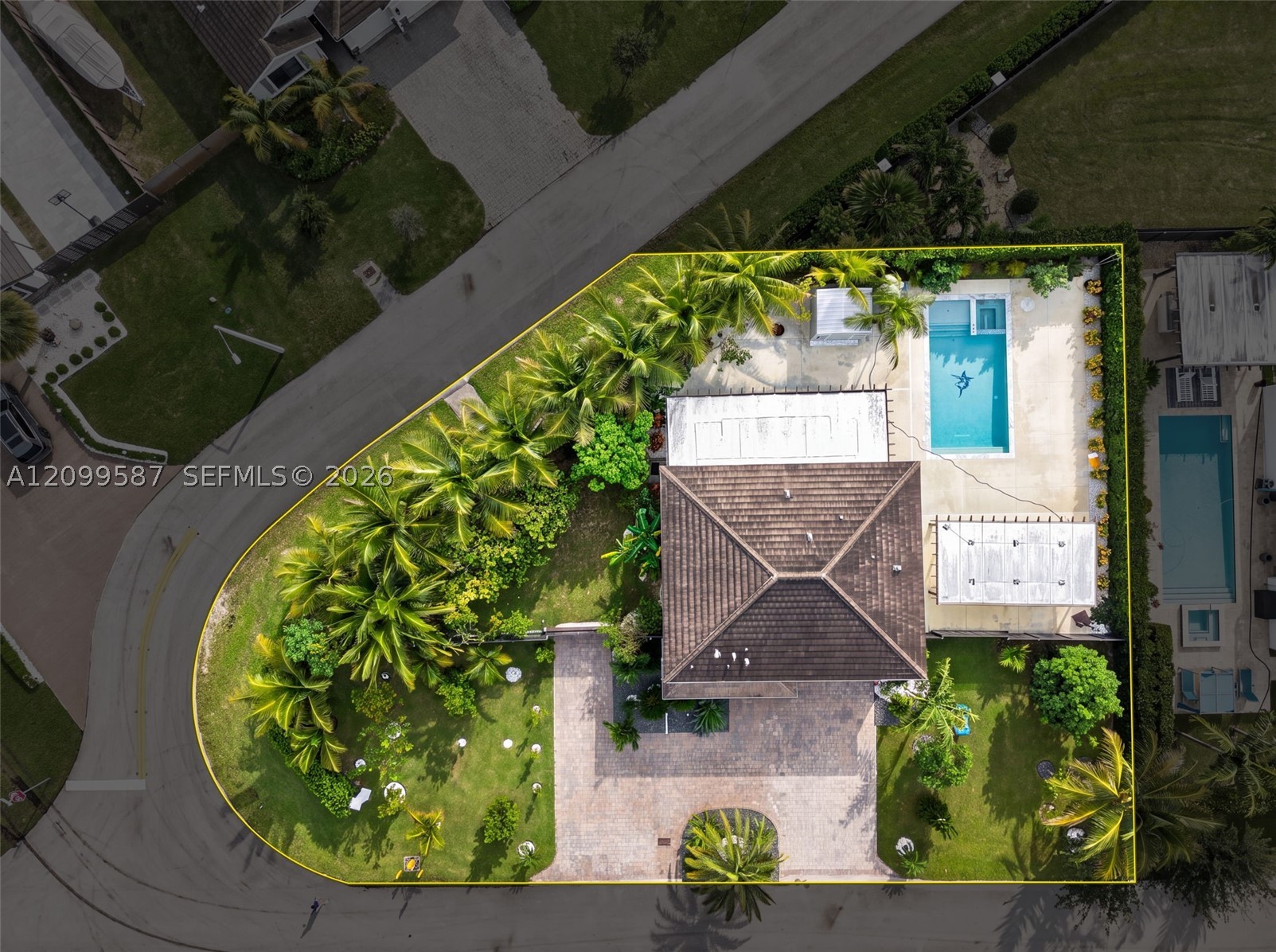 19815 SW 132nd Ct Miami, FL 33177