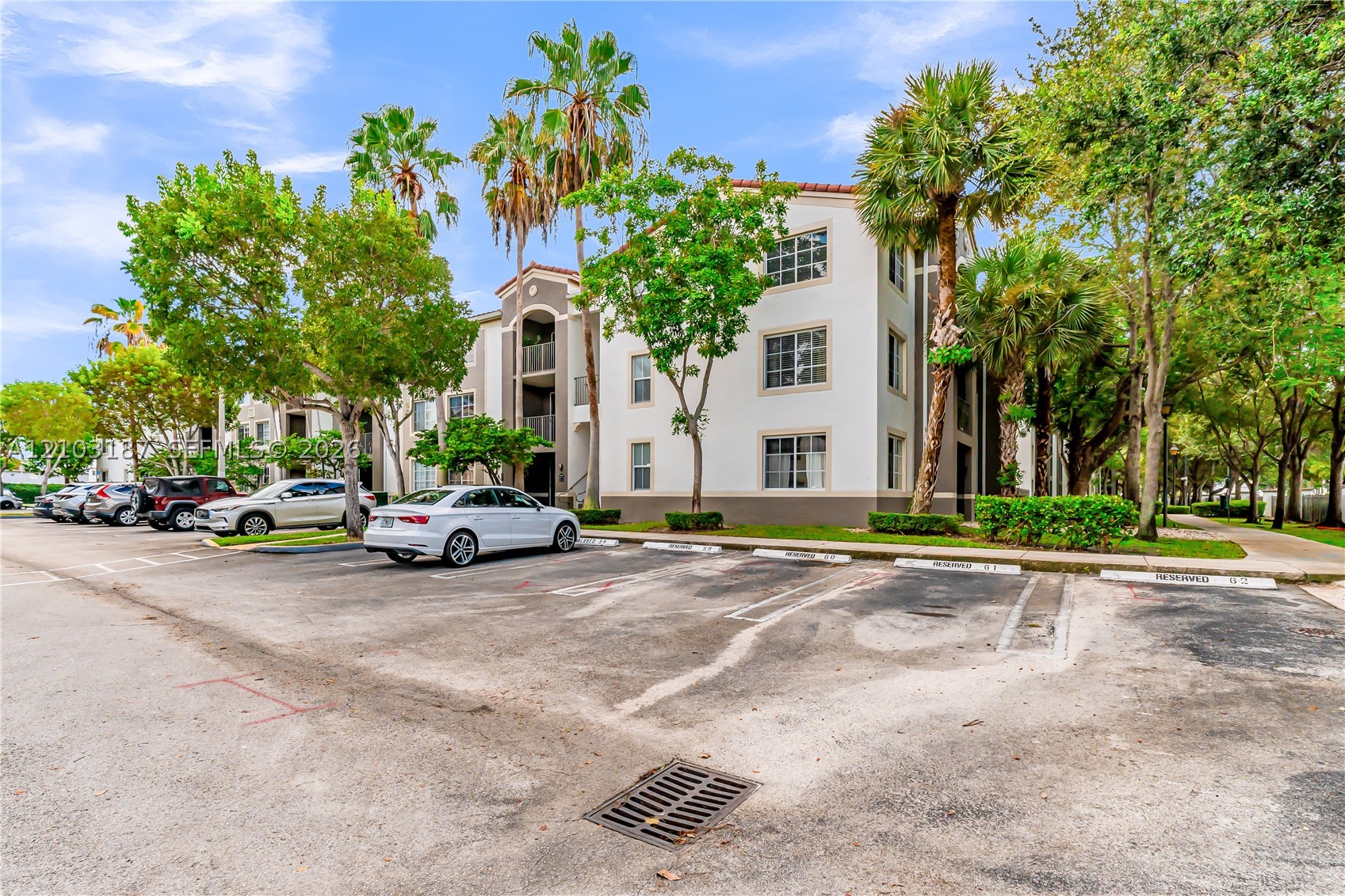 6841 SW 44th St #111 Miami, FL 33155