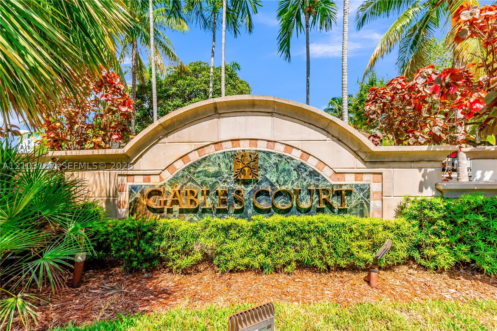 6841 SW 44th St #111 Miami, FL 33155