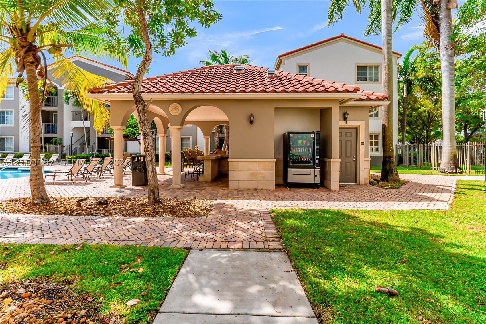 6841 SW 44th St #111 Miami, FL 33155