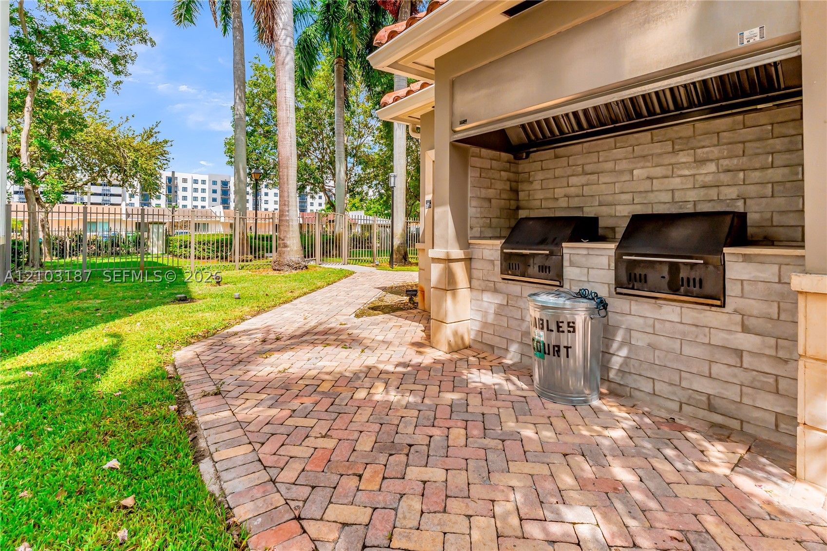 6841 SW 44th St #111 Miami, FL 33155