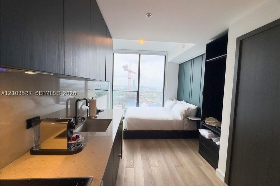 image E11EVEN Hotel & Residences9