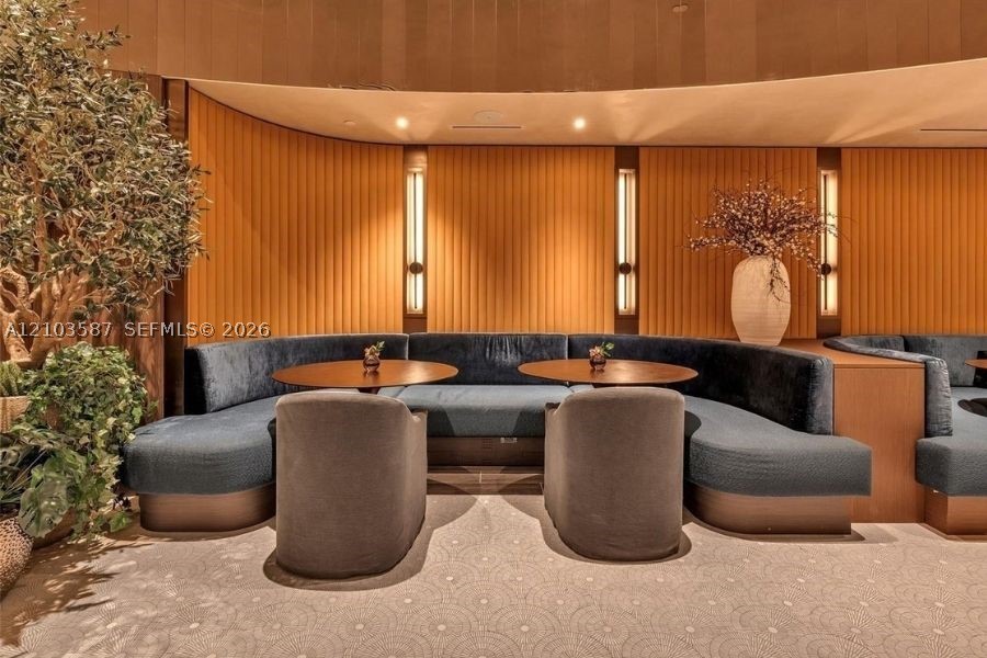 image E11EVEN Hotel & Residences15
