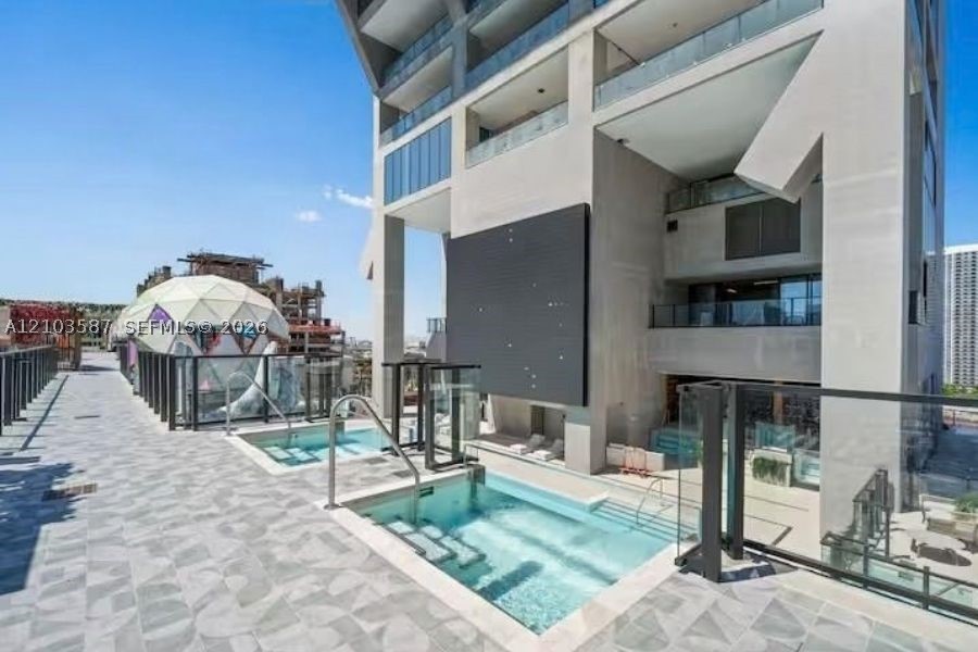 image E11EVEN Hotel & Residences22